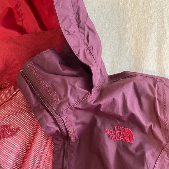 North Face Wind Breaker - Picture 6 of 7